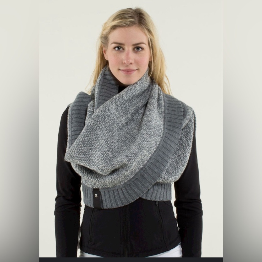 OMG SUNDAY SALE! Lululemon Cozy Yogi Merino Infinity Wrap Scarf🧣🧘🏼‍♀️🍁